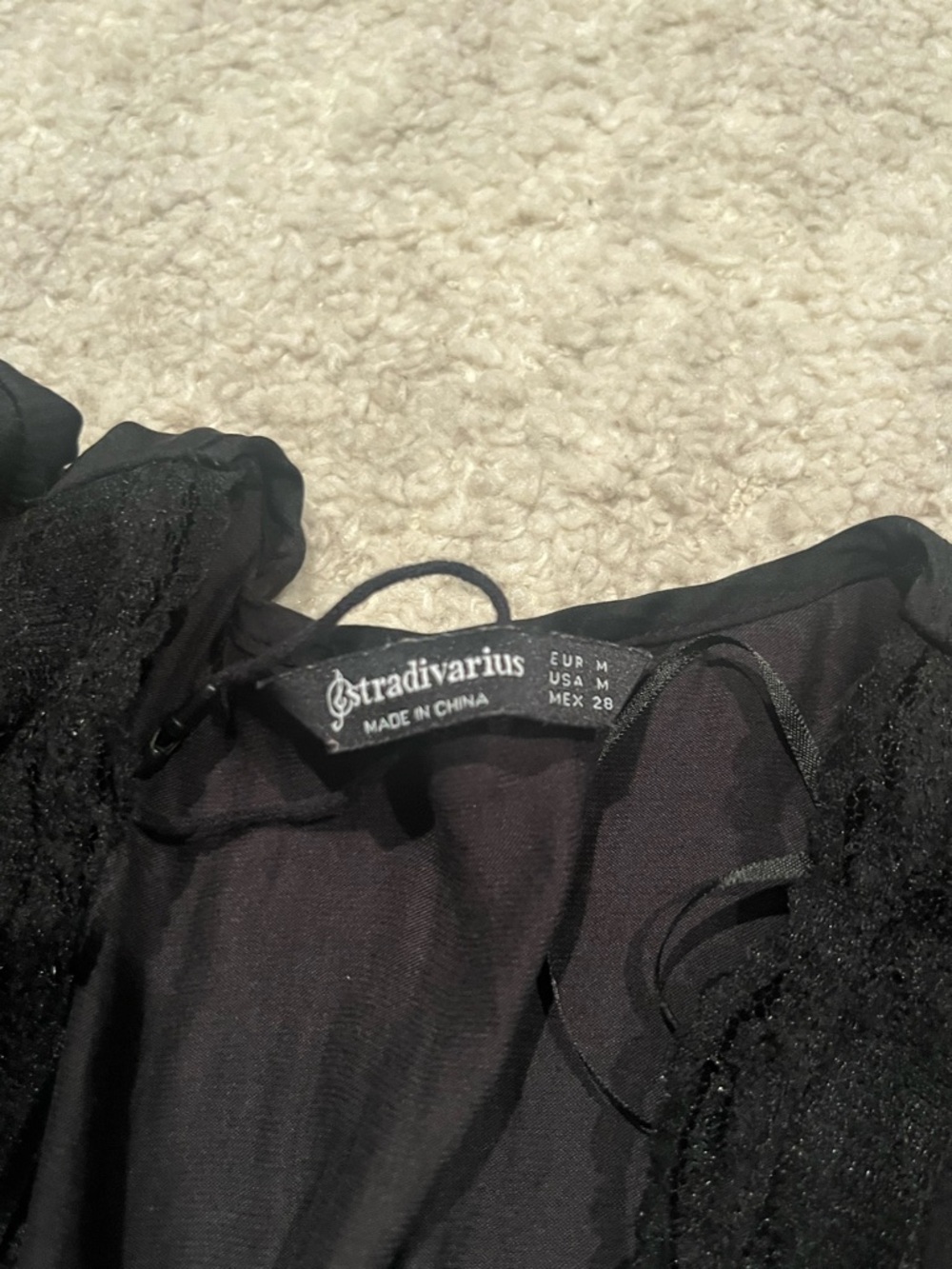 Black top - Picture 4 of 4